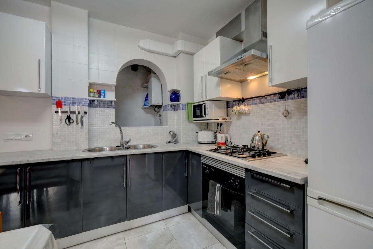 Victoria Apartment เอสเตโปนา ภายนอก รูปภาพ